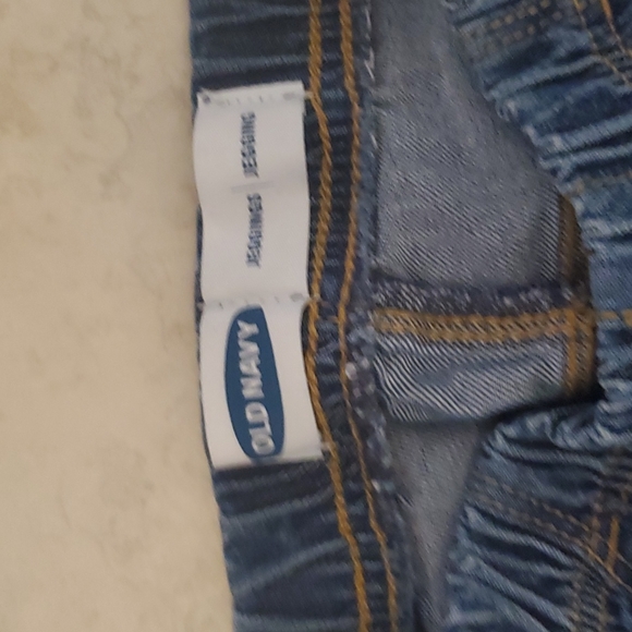 Old navy 5T girls jeggings - Picture 2 of 3
